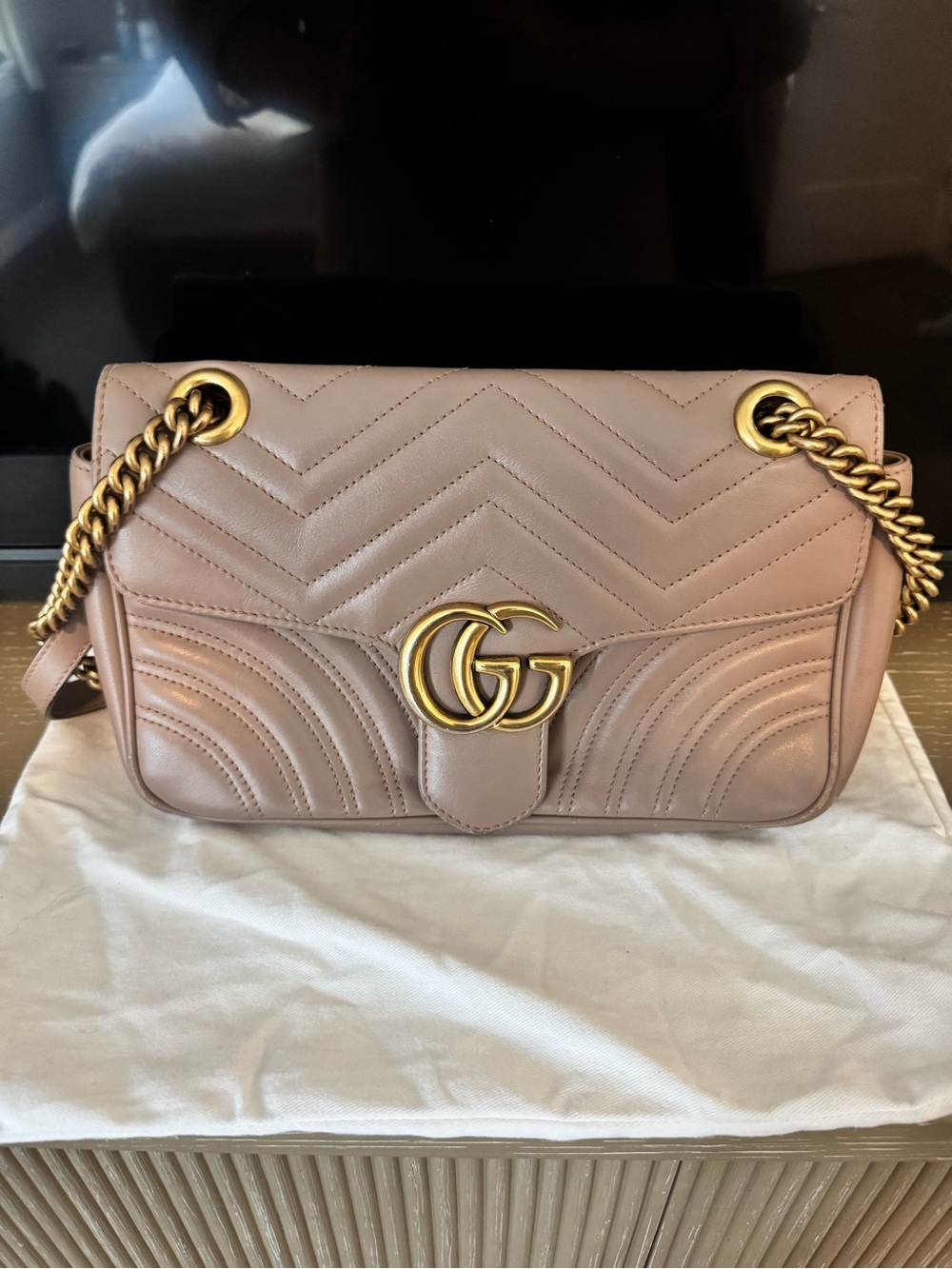 Gucci GG Marmont Medium Shoulder Bag